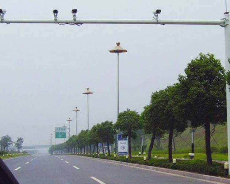 腾博国际电器设备公司为您解答，山西道路监控杆的施工规范是什么？